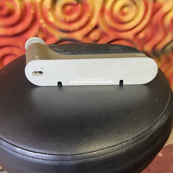 Insta Hang Picture Hanging Tool Lightweight Home DIY - Picture 3 of 3